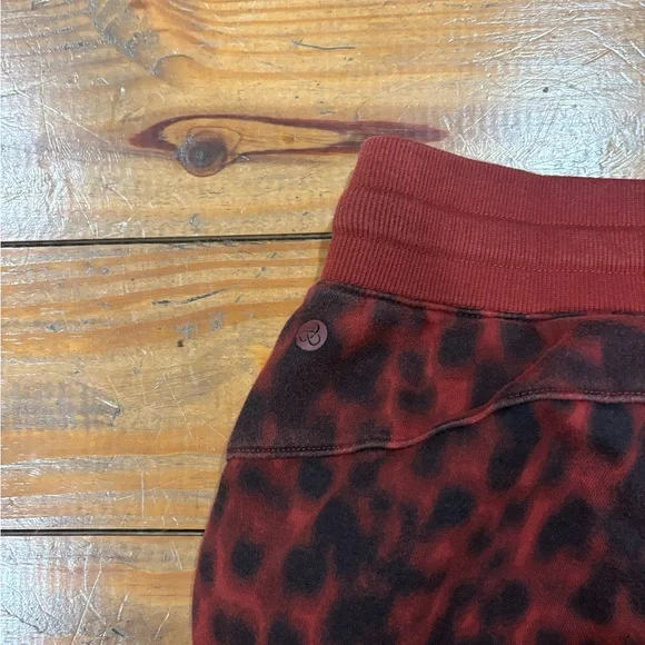 (812) +ZELLA RED &BLACK SWEATPANTS - Picture 8 of 8